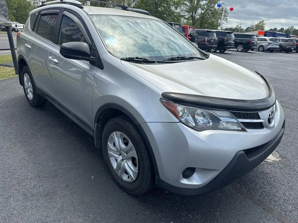 2015 Toyota RAV4 4th Gen - Image 3 of 30