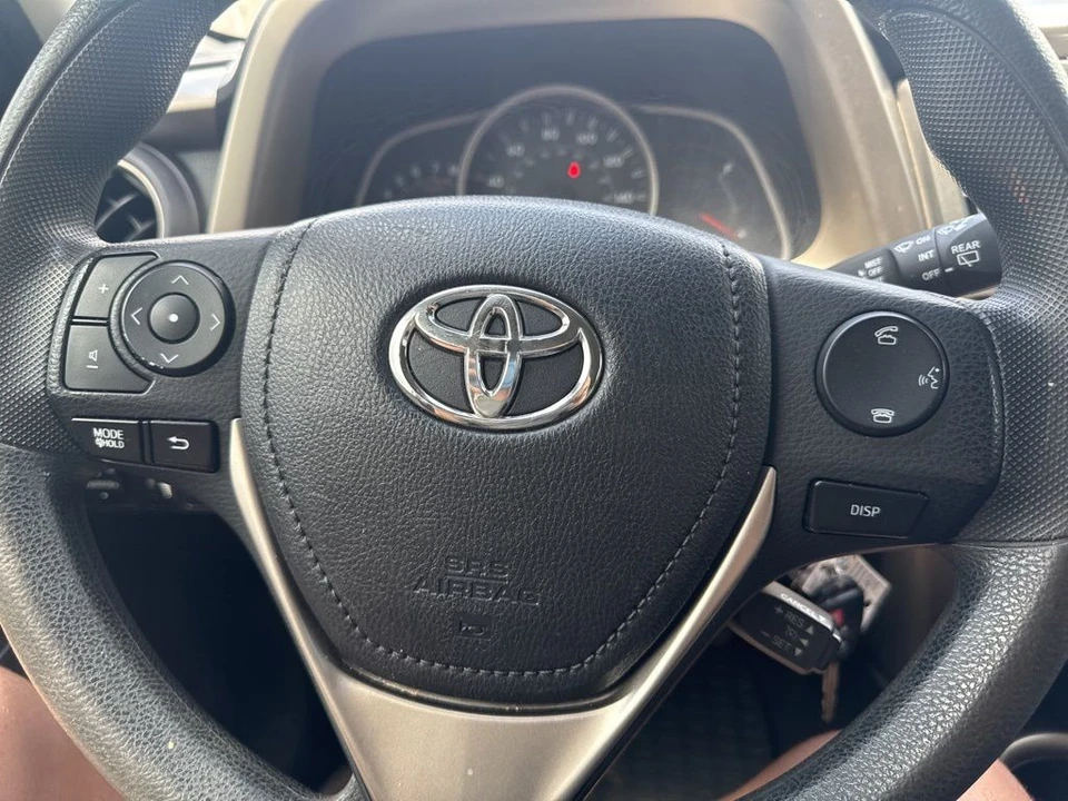 2015 Toyota RAV4 4th Gen - Image 26 of 30
