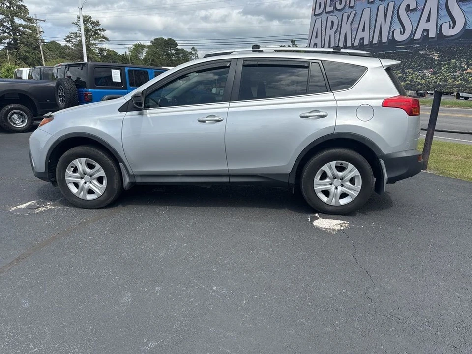 2015 Toyota RAV4 4th Gen - Image 8 of 30