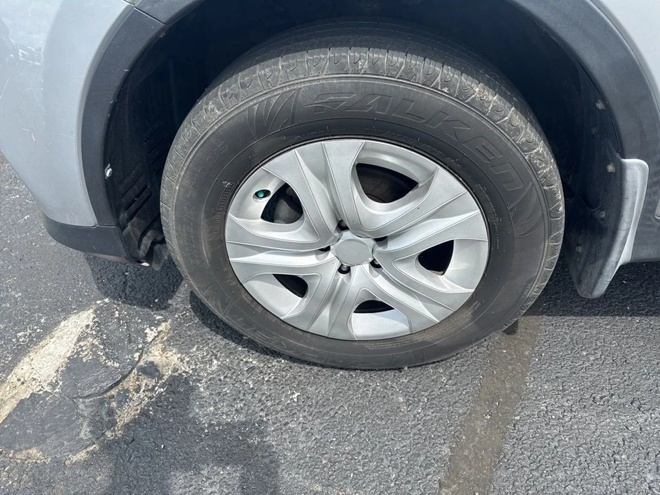 2015 Toyota RAV4 4th Gen - Image 9 of 30