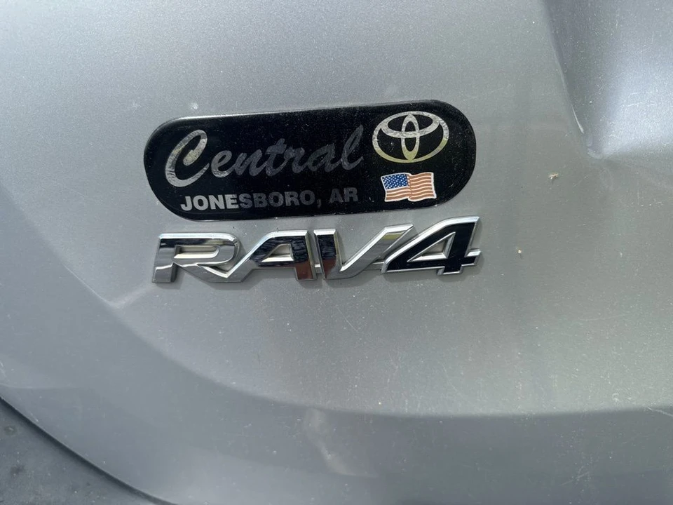 2015 Toyota RAV4 4th Gen - Image 10 of 21