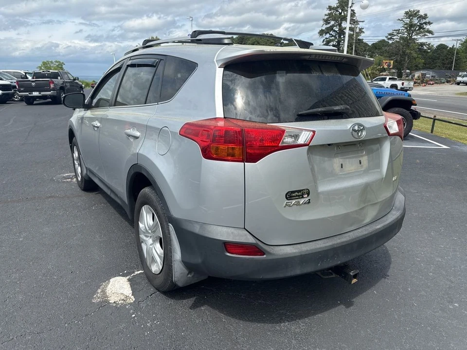 2015 Toyota RAV4 4th Gen - Image 7 of 30