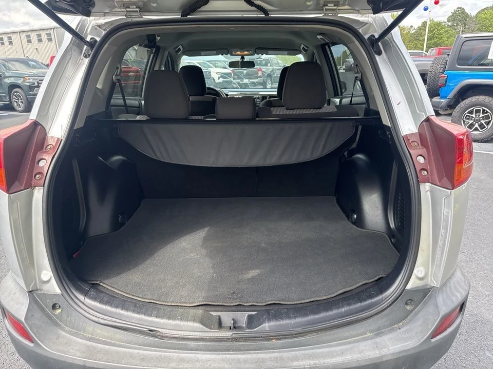 2015 Toyota RAV4 4th Gen - Image 14 of 21