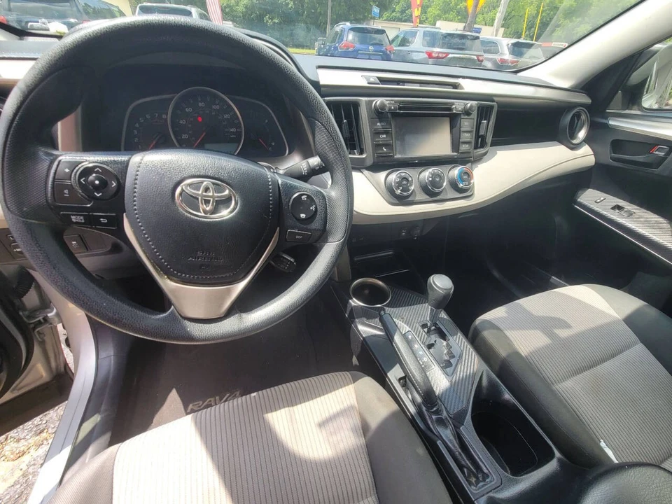 2015 Toyota RAV4 4th Gen - Image 10 of 14