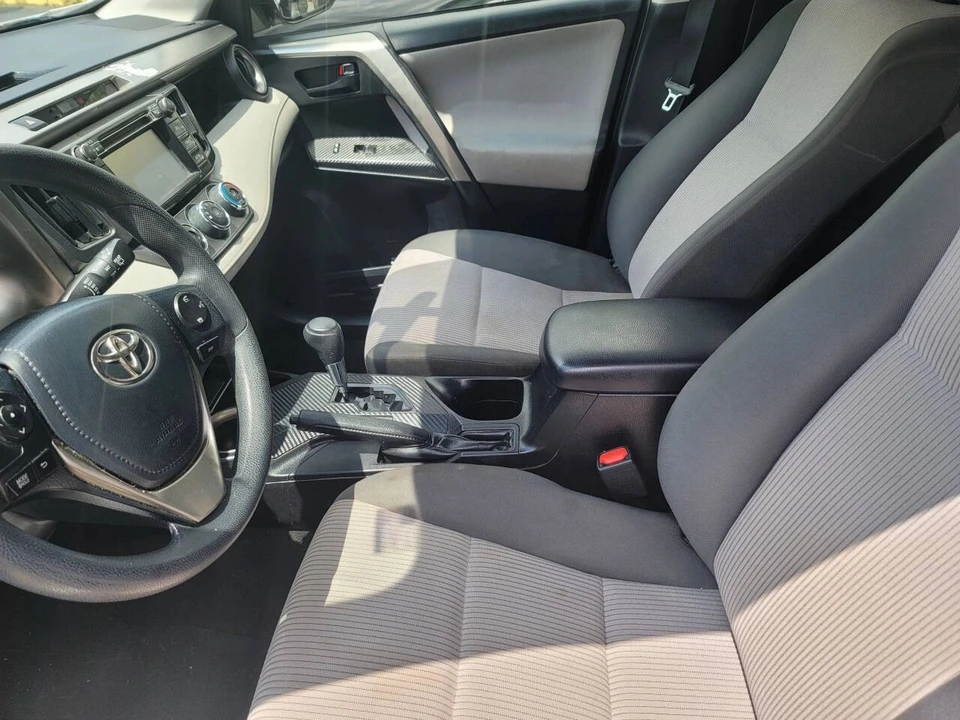 2015 Toyota RAV4 4th Gen - Image 11 of 14