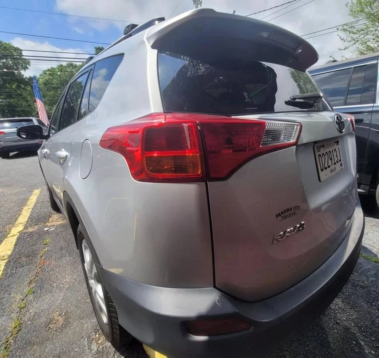 2015 Toyota RAV4 4th Gen - Image 6 of 14