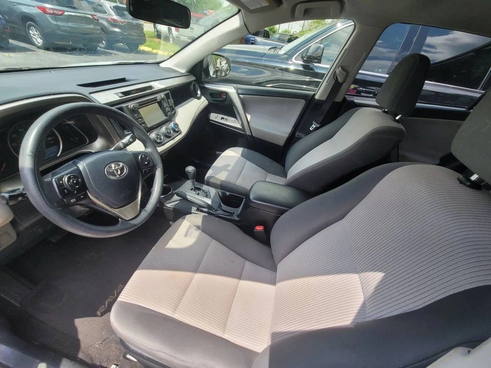 2015 Toyota RAV4 4th Gen - Image 9 of 14
