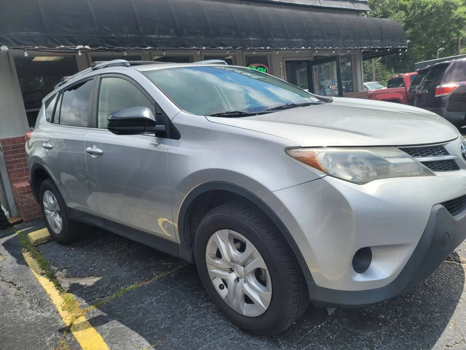 2015 Toyota RAV4 4th Gen - Image 4 of 14