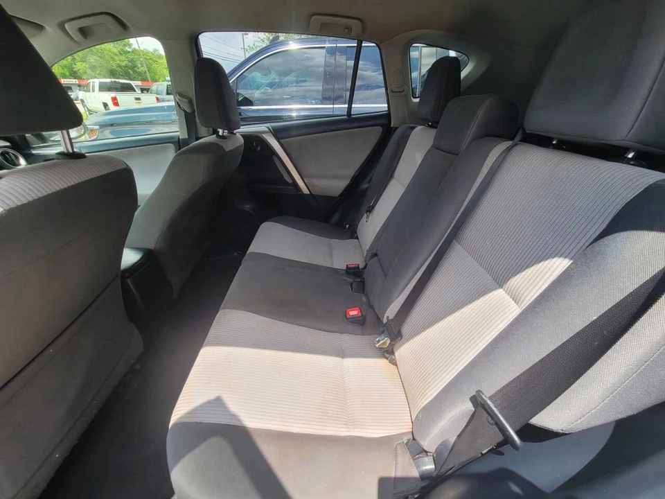 2015 Toyota RAV4 4th Gen - Image 7 of 14