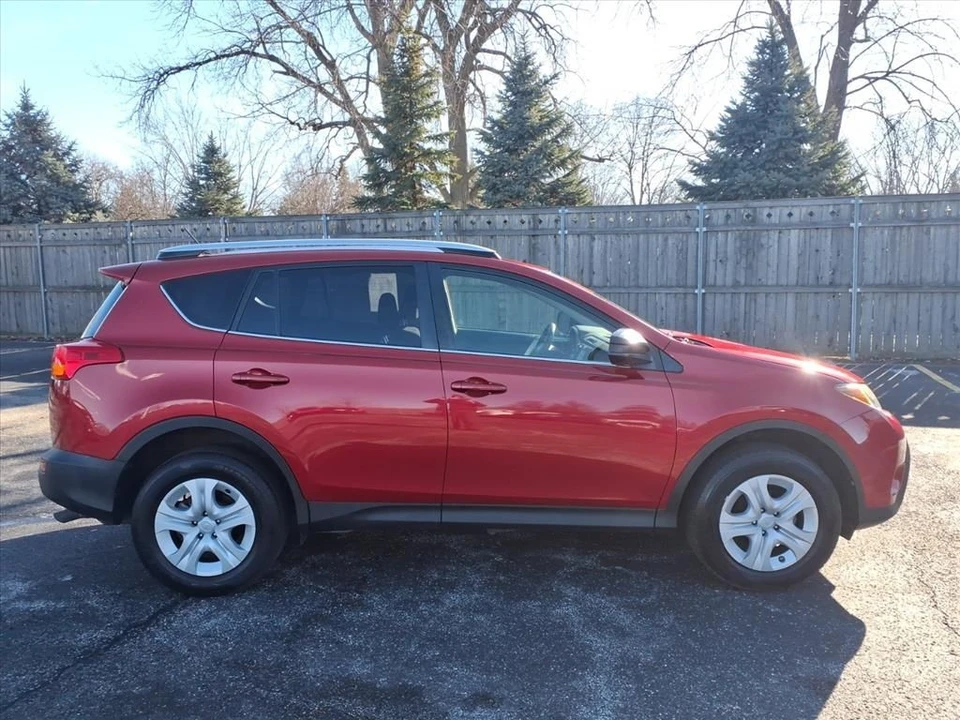 2015 Toyota RAV4 4th Gen - Image 8 of 12