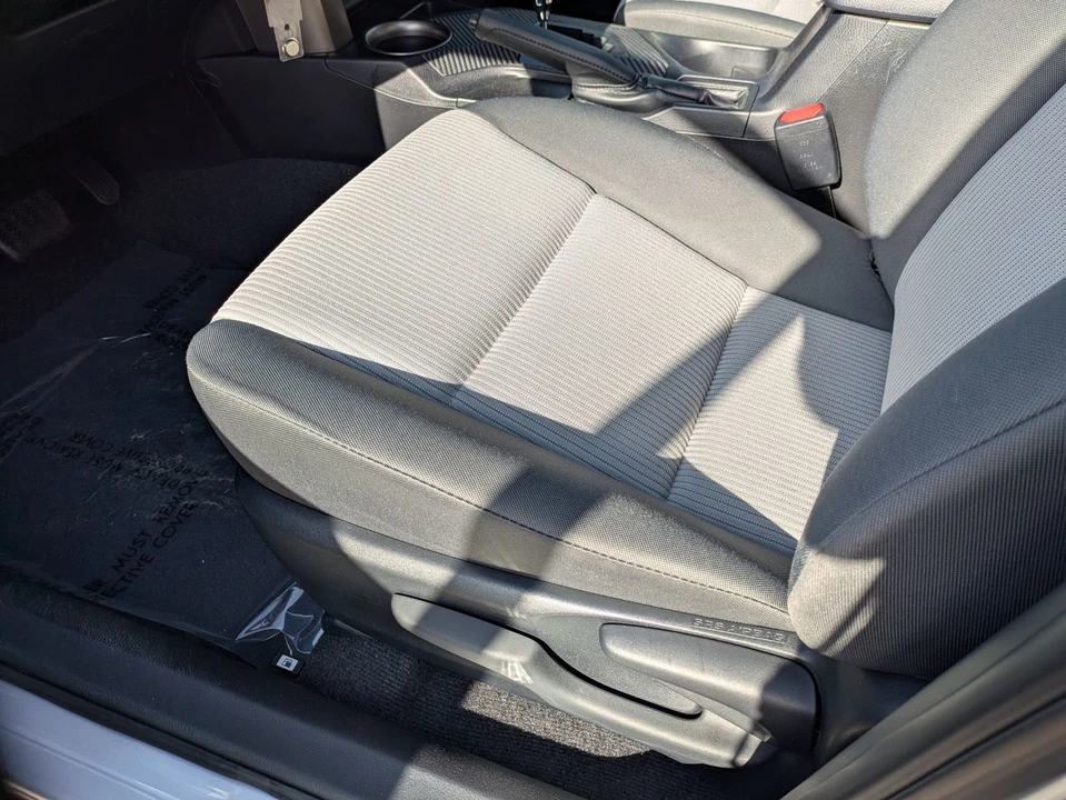2015 Toyota RAV4 4th Gen - Image 13 of 21