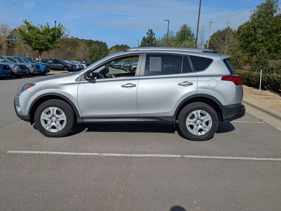 2015 Toyota RAV4 4th Gen - Image 7 of 21