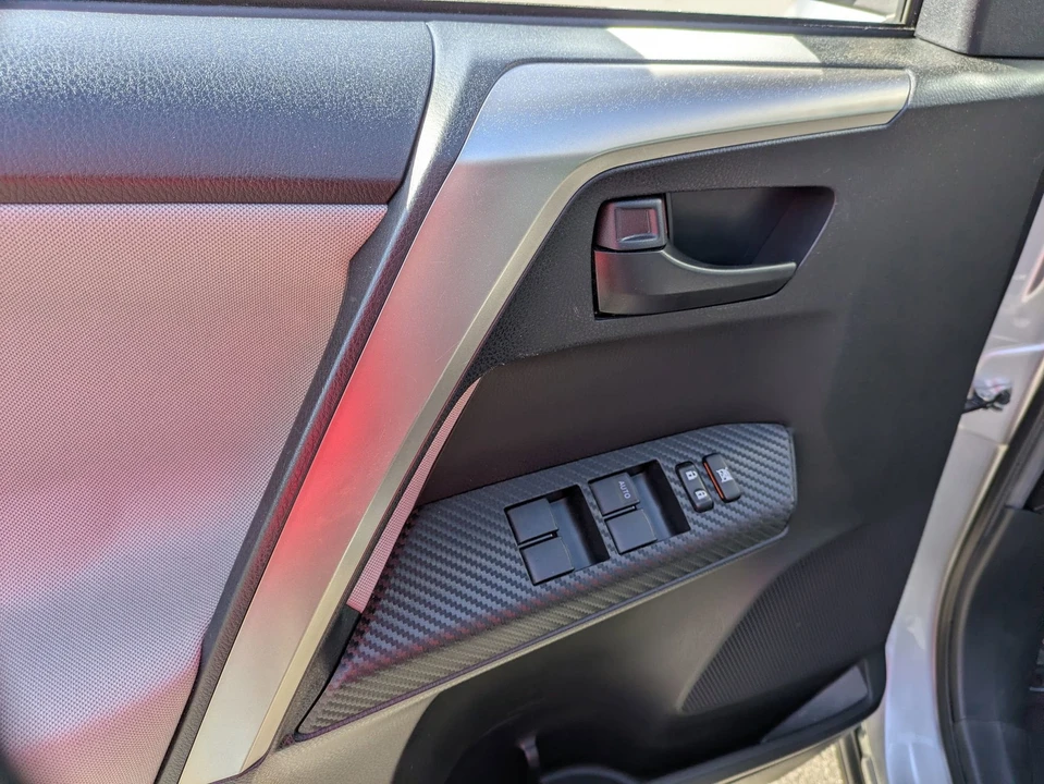 2015 Toyota RAV4 4th Gen - Image 16 of 21