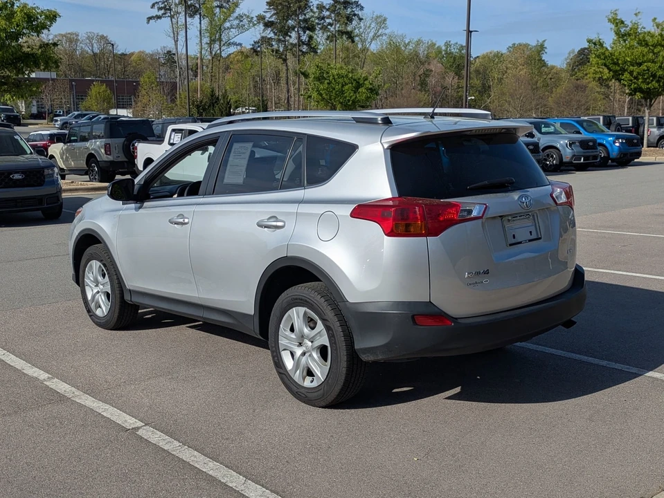 2015 Toyota RAV4 4th Gen - Image 6 of 21