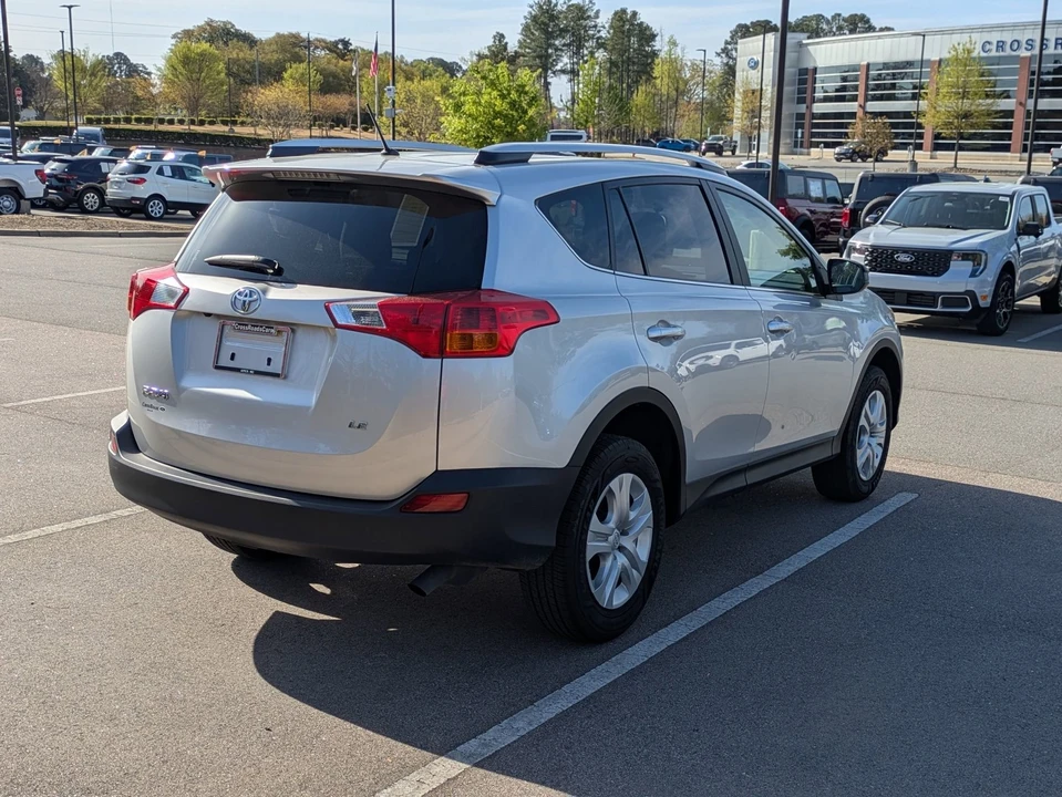 2015 Toyota RAV4 4th Gen - Image 4 of 21