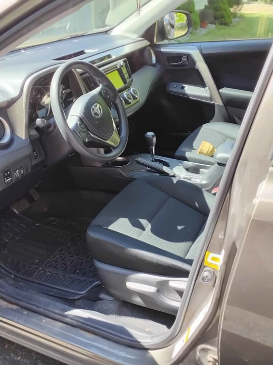 2015 Toyota RAV4 4th Gen - Image 5 of 9