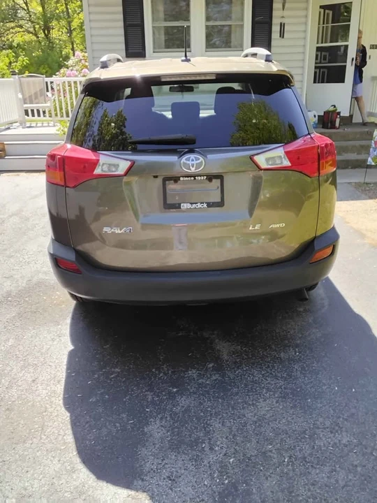 2015 Toyota RAV4 4th Gen - Image 4 of 9