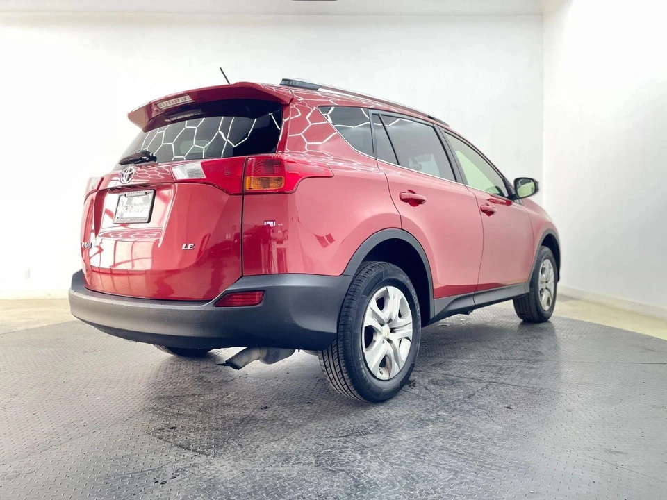 2015 Toyota RAV4 4th Gen - Image 8 of 21