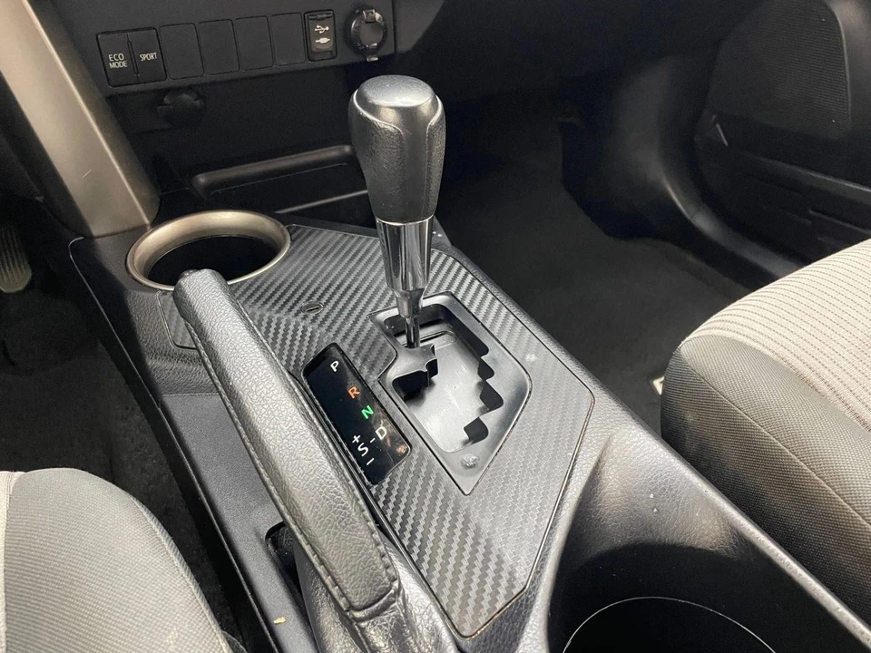 2015 Toyota RAV4 4th Gen - Image 17 of 21