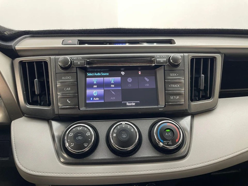 2015 Toyota RAV4 4th Gen - Image 15 of 21