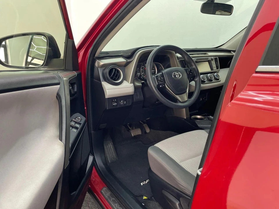 2015 Toyota RAV4 4th Gen - Image 10 of 21