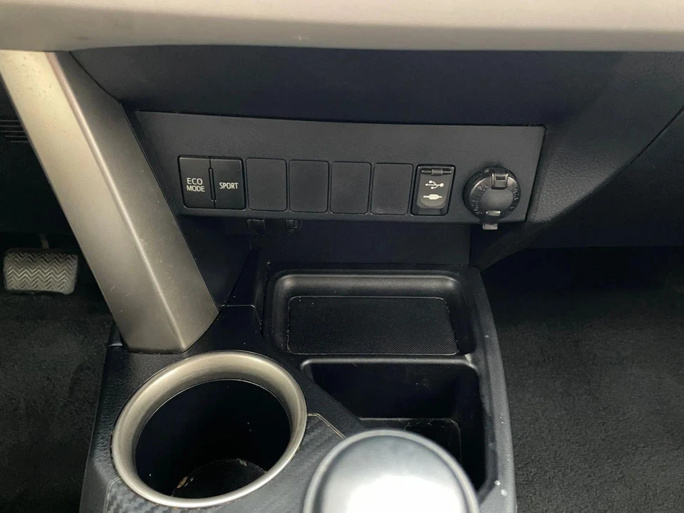 2015 Toyota RAV4 4th Gen - Image 16 of 21