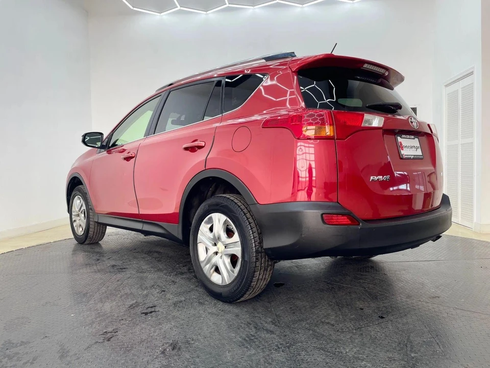 2015 Toyota RAV4 4th Gen - Image 6 of 21
