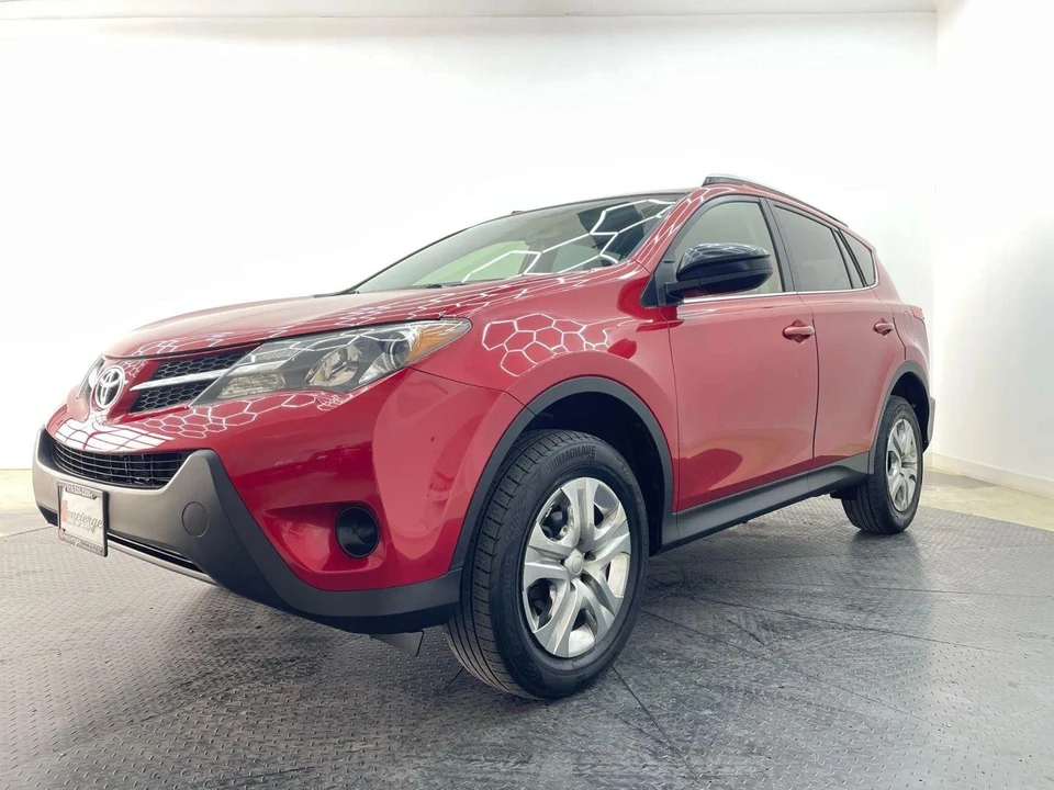 2015 Toyota RAV4 4th Gen - Image 4 of 21