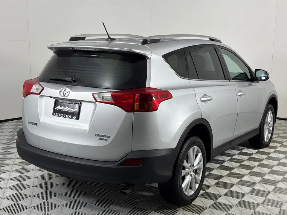 2015 Toyota RAV4 4th Gen - Image 5 of 12