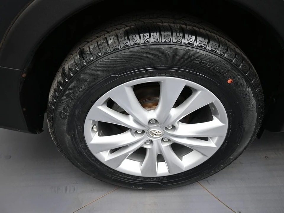 2015 Toyota RAV4 4th Gen - Image 12 of 21