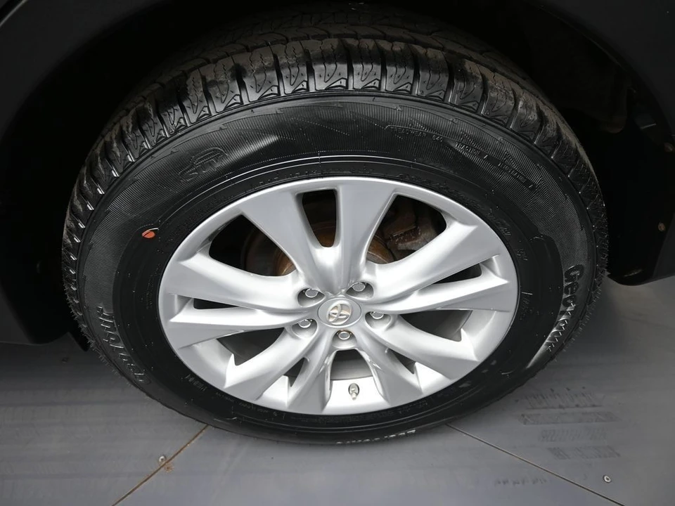 2015 Toyota RAV4 4th Gen - Image 15 of 21