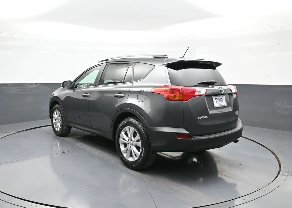 2015 Toyota RAV4 4th Gen - Image 8 of 21