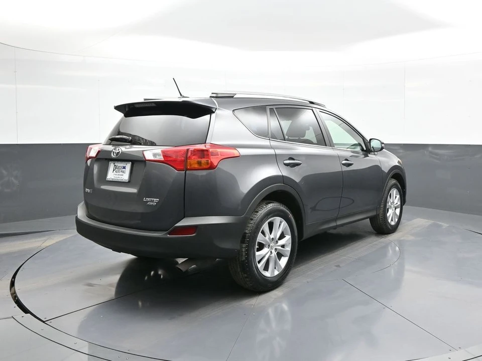 2015 Toyota RAV4 4th Gen - Image 6 of 21