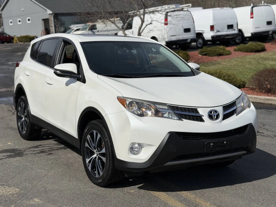 2015 Toyota RAV4 4th Gen - Image 3 of 17