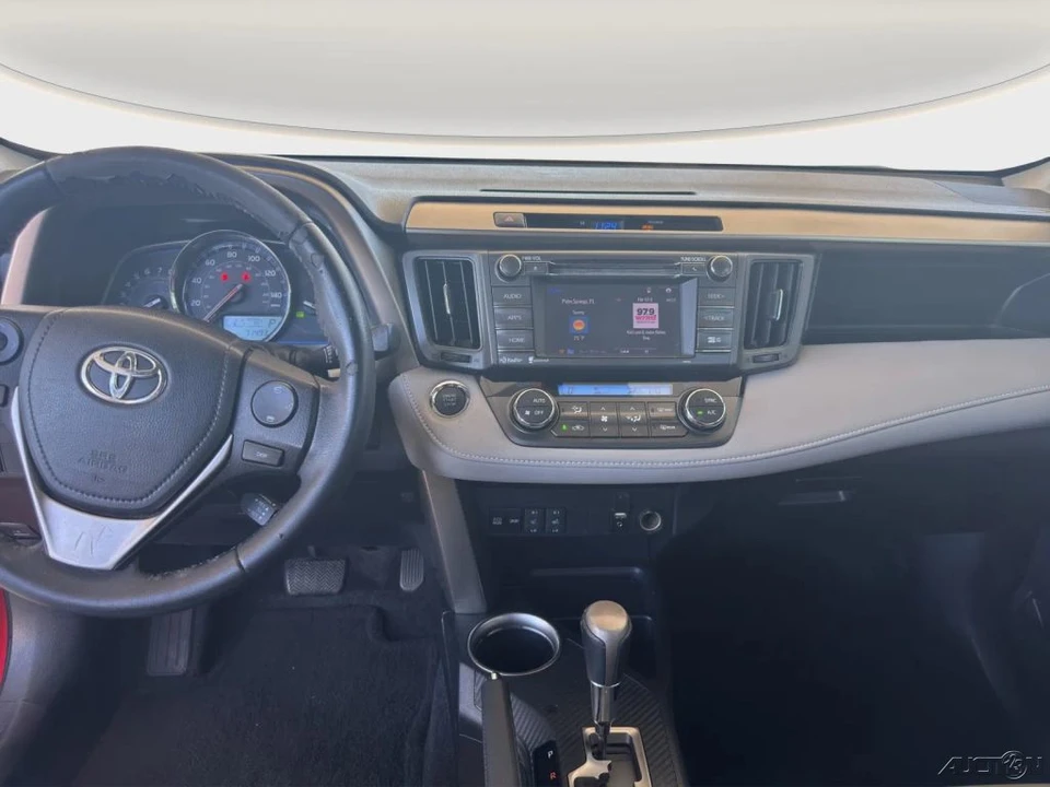 2015 Toyota RAV4 4th Gen - Image 16 of 21