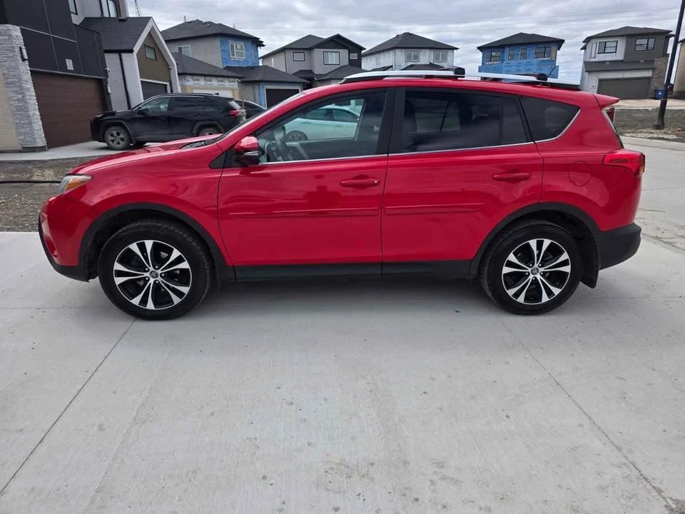 2015 Toyota RAV4 4th Gen - Image 8 of 13