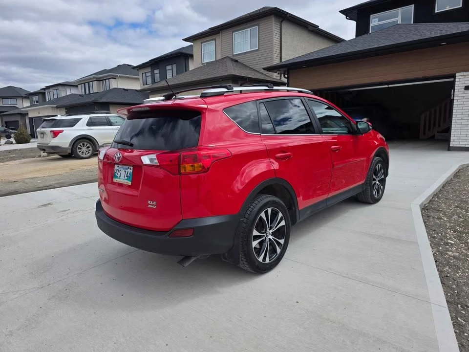 2015 Toyota RAV4 4th Gen - Image 10 of 13