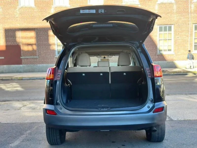 2015 Toyota RAV4 4th Gen - Image 6 of 12