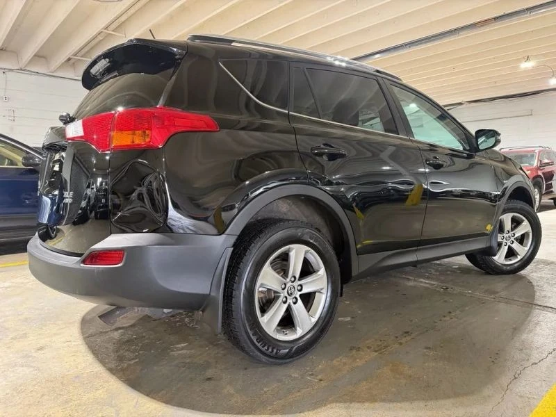 2015 Toyota RAV4 4th Gen - Image 4 of 12