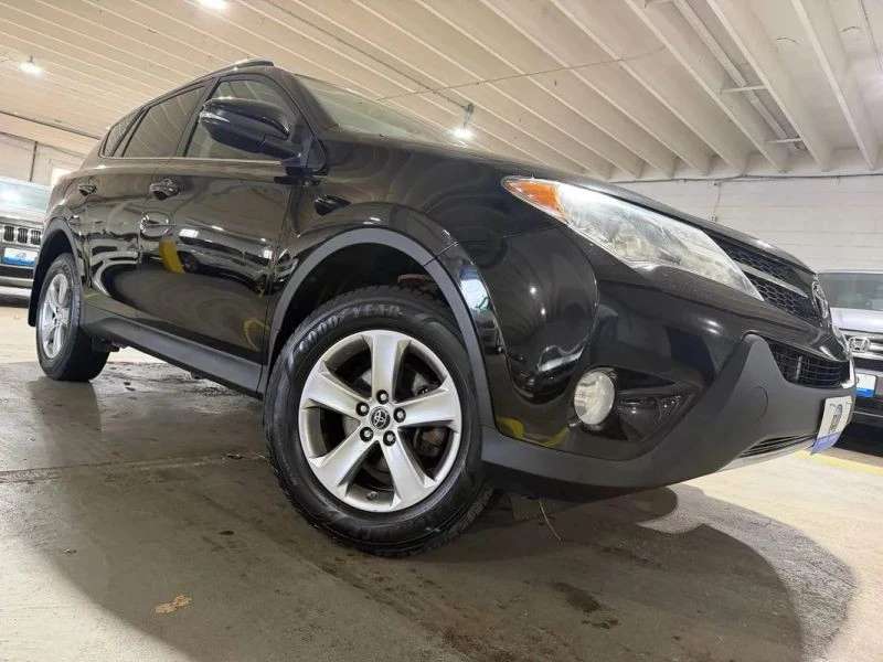 2015 Toyota RAV4 4th Gen - Image 5 of 12