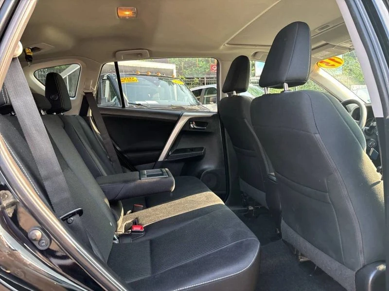 2015 Toyota RAV4 4th Gen - Image 10 of 12