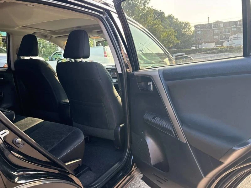 2015 Toyota RAV4 4th Gen - Image 9 of 12