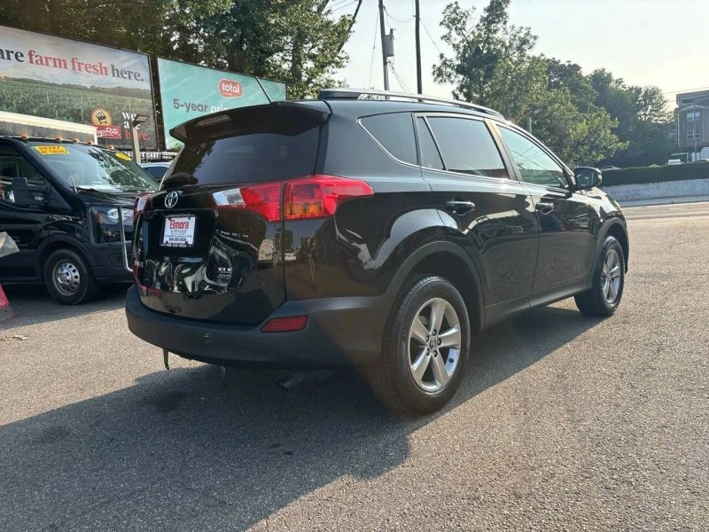 2015 Toyota RAV4 4th Gen - Image 6 of 12