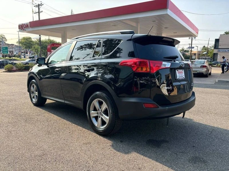 2015 Toyota RAV4 4th Gen - Image 4 of 12