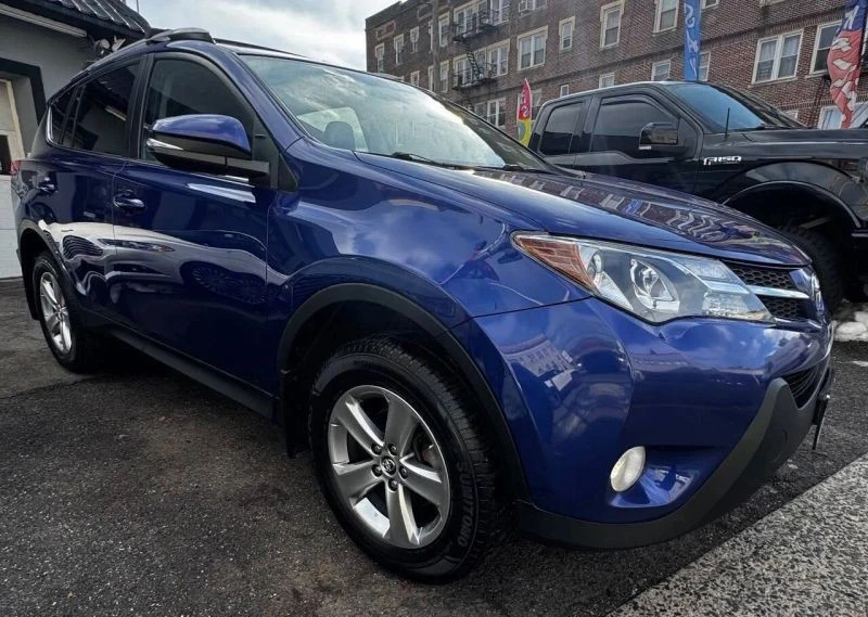2015 Toyota RAV4 4th Gen - Image 8 of 12
