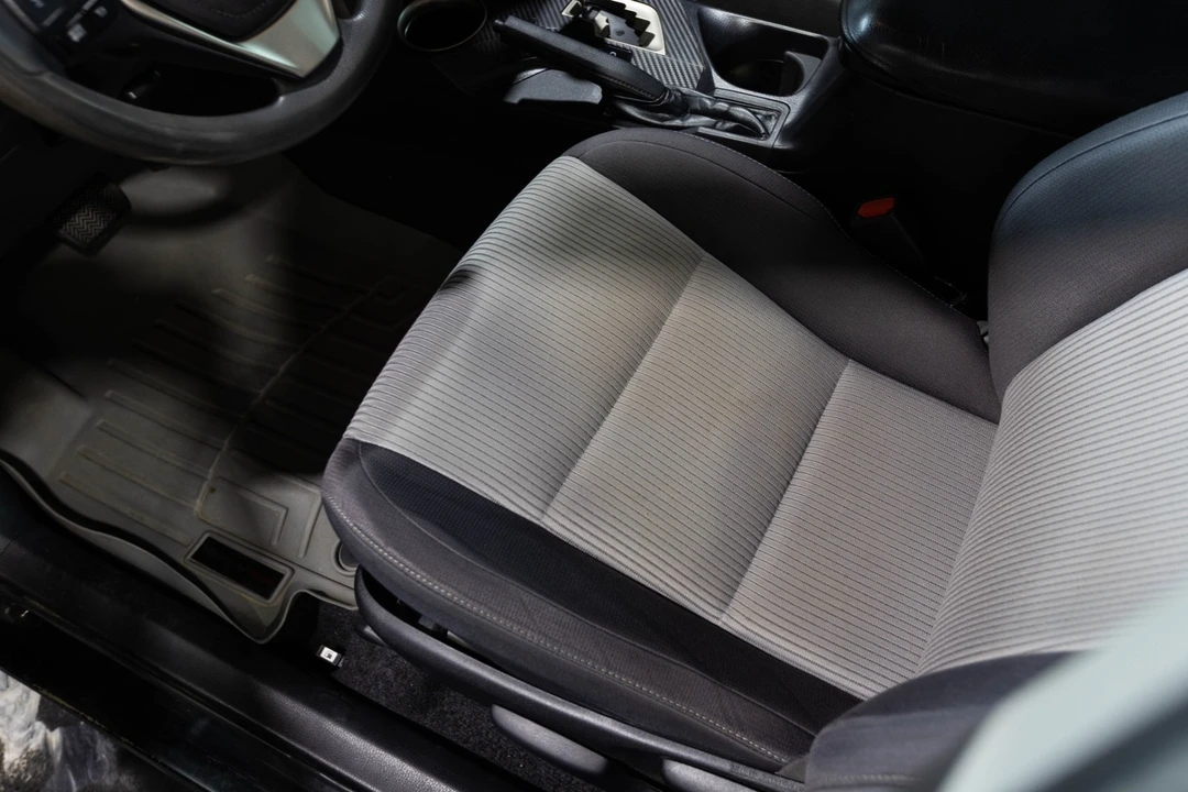 2015 Toyota RAV4 4th Gen - Image 19 of 21