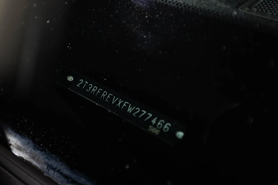 2015 Toyota RAV4 4th Gen - Image 16 of 21