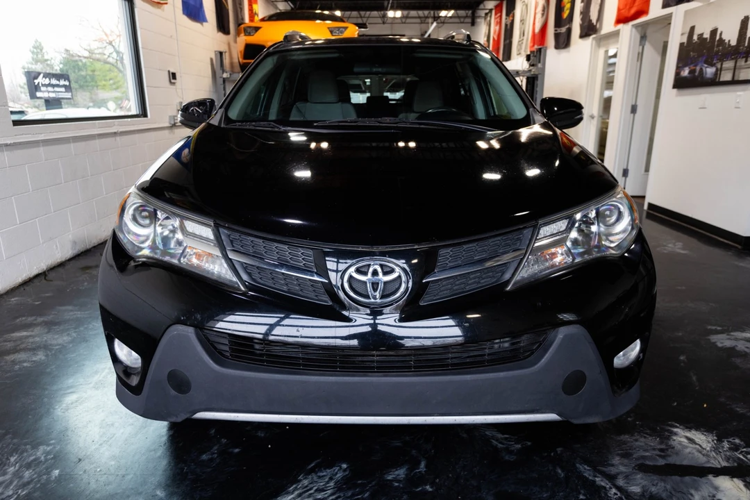 2015 Toyota RAV4 4th Gen - Image 15 of 21