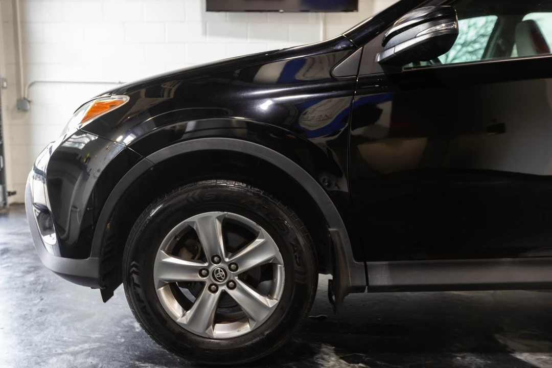 2015 Toyota RAV4 4th Gen - Image 4 of 21