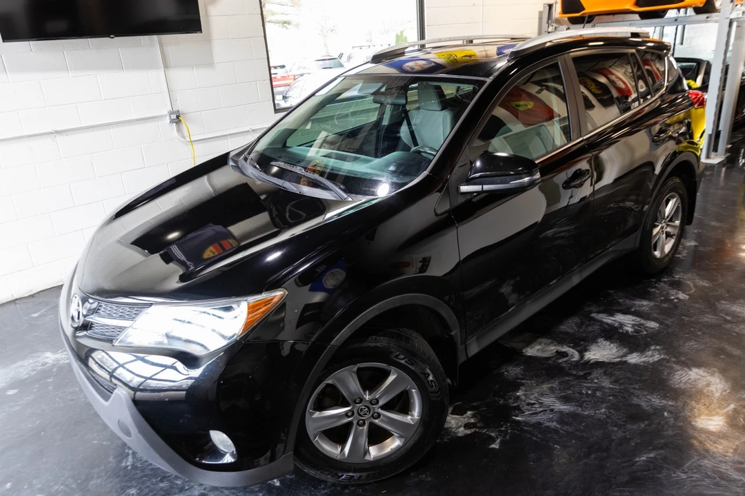 2015 Toyota RAV4 4th Gen - Image 2 of 21